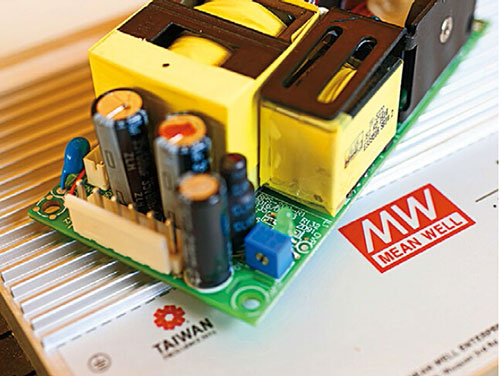 威廉体育电源营收破两百亿新台币